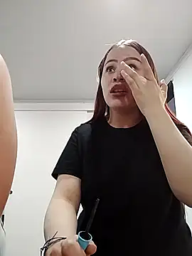 Snapshot of Crystaa12 chatting on 02-11-26, 12:32 Crystaa12 online show from 02-11-26, 12:32