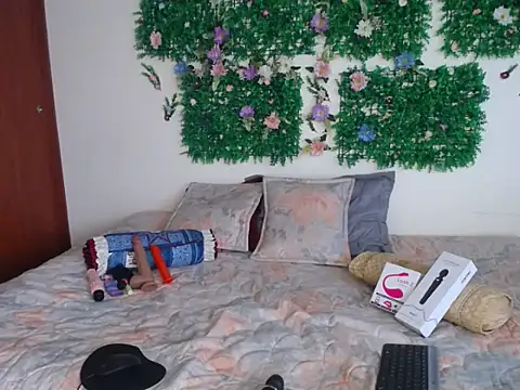 lunitabliss online show from 02-15-26, 04:47