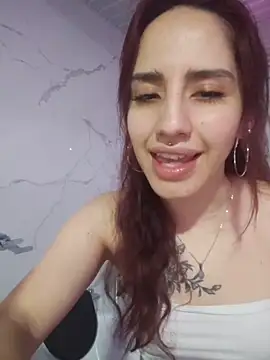 Snapshot of elodie_rouge chatting on 04-10-26, 03:23 elodie rouge online show from 04-10-26, 03:23