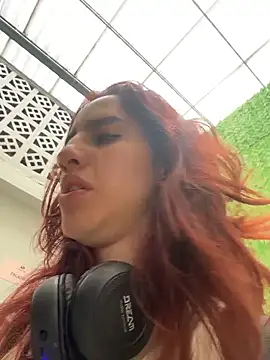 Snapshot of elodie_rouge chatting on 05-08-26, 01:16 elodie rouge online show from 05-08-26, 01:16