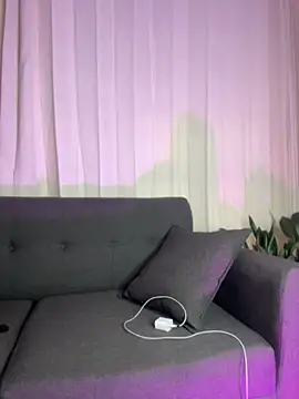 Snapshot of elodie_rouge chatting on 05-15-26, 11:39 elodie rouge online show from 05-15-26, 11:39