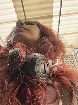 Snapshot of elodie_rouge chatting on 05-18-26, 11:49 elodie rouge online show from 05-18-26, 11:49