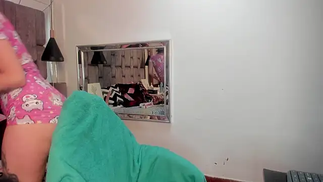 JenniQ69 online show from 02-11-26, 01:49