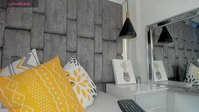 Snapshot of JenniQ69 chatting on 07-01-26, 08:30 JenniQ69 online show from 07-01-26, 08:30