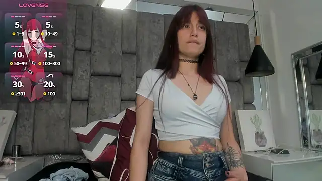 Snapshot of JenniQ69 chatting on 07-10-26, 08:00 JenniQ69 online show from 07-10-26, 08:00