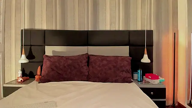 Snapshot of pamelamendez_1 chatting on 02-10-26, 03:54 pamelamendez 1 online show from 02-10-26, 03:54