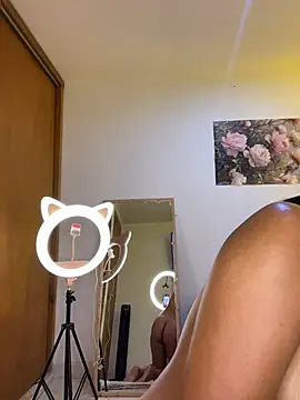 Snapshot of Your_HoneyXXX chatting on 02-13-26, 06:09 Your HoneyXXX online show from 02-13-26, 06:09