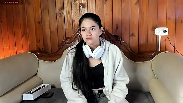 Snapshot of CottonCloud20 chatting on 03-02-26, 01:29 CottonCloud20 online show from 03-02-26, 01:29