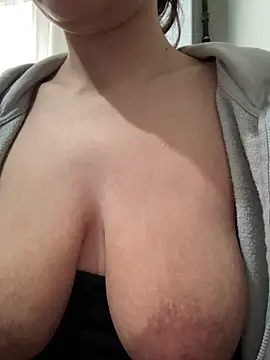 Snapshot of MisyonerNur chatting on 02-24-26, 07:50 MisyonerNur online show from 02-24-26, 07:50