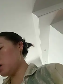 Snapshot of Cheating-wife chatting on 07-03-26, 08:10 Cheating-wife online show from 07-03-26, 08:10