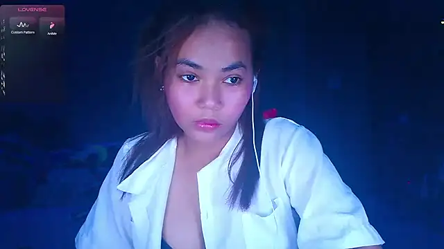 Snapshot of Pearlveil chatting on 02-23-26, 06:00 Pearlveil online show from 02-23-26, 06:00