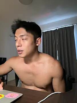 Yooo17 online show from 04-17-26, 08:28