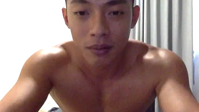Snapshot of Yooo17 chatting on 04-23-26, 04:35 Yooo17 online show from 04-23-26, 04:35