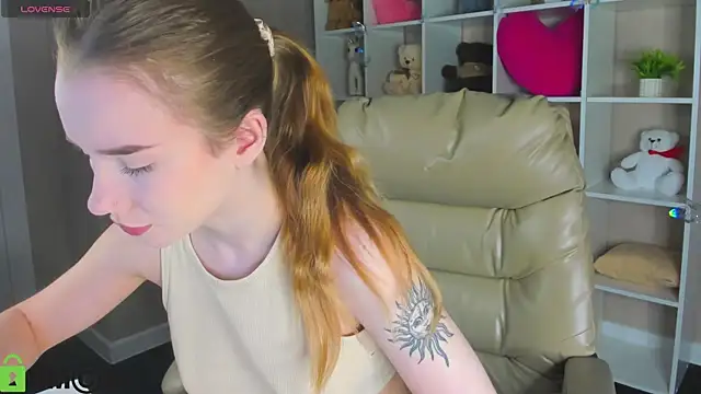 Nicole Vasquez online show from 03-19-26, 01:09