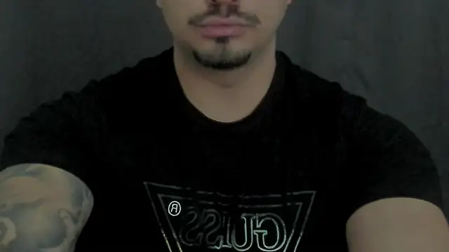 Snapshot of TONYWILSONN chatting on 05-18-26, 04:29 TONYWILSONN online show from 05-18-26, 04:29