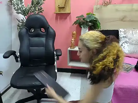 maria Turner1 online show from 04-15-26, 09:49