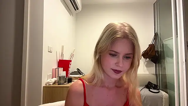 Snapshot of Slay_Swag chatting on 02-01-26, 10:14 Slay Swag online show from 02-01-26, 10:14