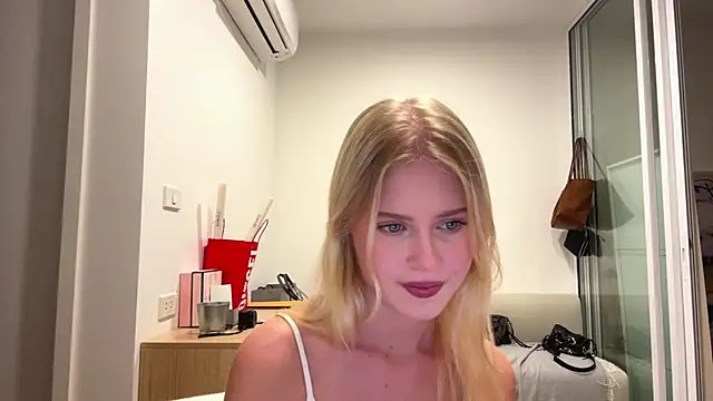 Snapshot of Slay_Swag chatting on 02-05-26, 10:09 Slay Swag online show from 02-05-26, 10:09