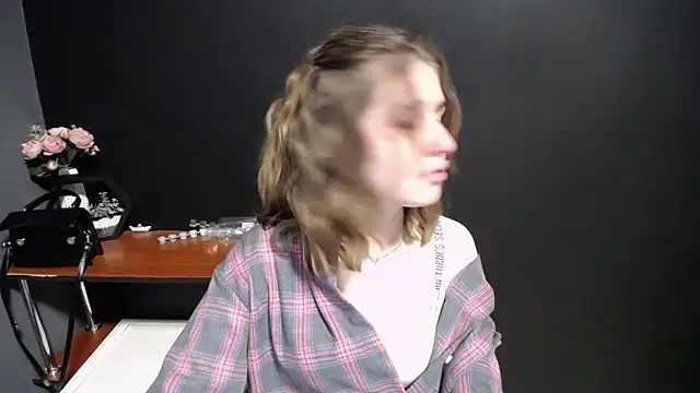 Snapshot of Sunny_siren chatting on 02-08-26, 02:31 Sunny siren online show from 02-08-26, 02:31