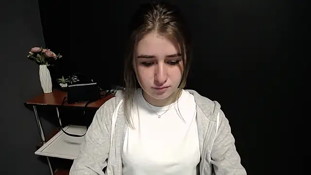 Sunny siren online show from 03-27-26, 01:44