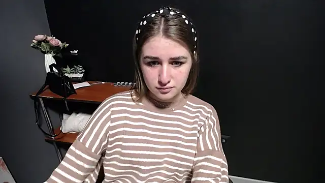 Sunny siren online show from 04-06-26, 12:28