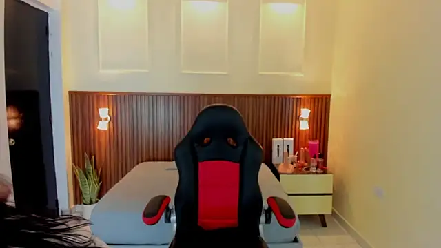 Snapshot of MARIE_TAPNER chatting on 03-30-26, 12:39 MARIE TAPNER online show from 03-30-26, 12:39