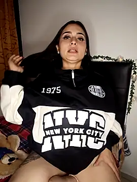 Darling Boom online show from 01-18-26, 02:48