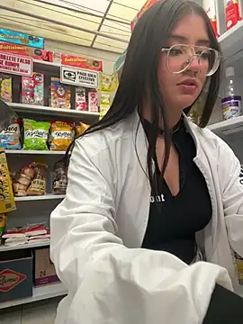 Snapshot of StrawberryPink_ chatting on 02-26-26, 11:31 StrawberryPink online show from 02-26-26, 11:31