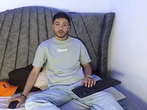 Chris Tempt online show from 01-16-26, 02:54