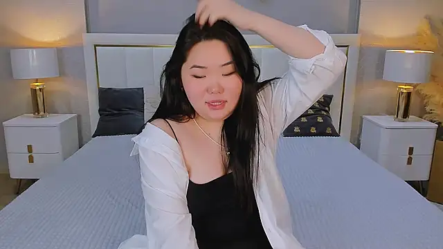 YUMI G online show from 02-12-26, 08:59