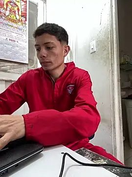 santiObrero online show from 02-02-26, 03:11