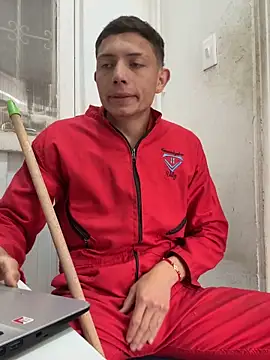 santiObrero online show from 03-18-26, 05:38