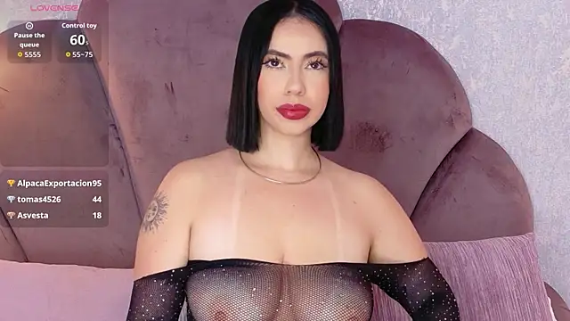 Snapshot of Sienna-Gold chatting on 04-28-26, 11:59 Sienna-Gold online show from 04-28-26, 11:59