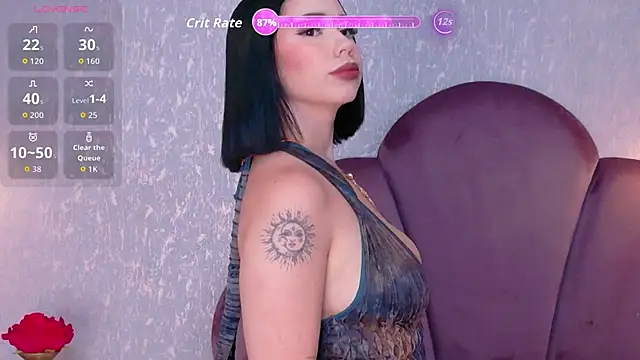 Snapshot of Sienna-Gold chatting on 05-27-26, 02:03 Sienna-Gold online show from 05-27-26, 02:03