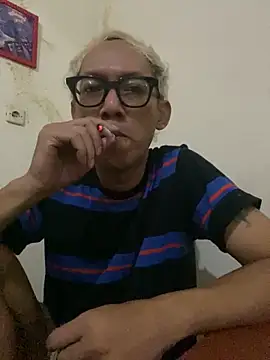 Snapshot of Mrrangen chatting on 02-20-26, 12:27 Mrrangen online show from 02-20-26, 12:27