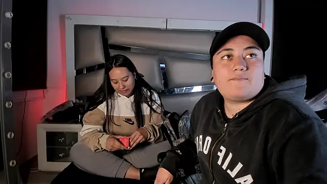 Liany and liam online show from 01-17-26, 04:50