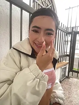 AuroraJohns Pink online show from 03-04-26, 07:53