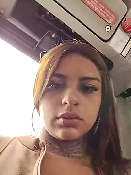 Snapshot of EmilyMoore_Pink chatting on 02-05-26, 06:23 EmilyMoore Pink online show from 02-05-26, 06:23