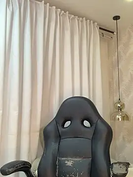 Snapshot of Auri__ chatting on 06-26-26, 07:29 Auri online show from 06-26-26, 07:29