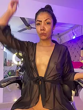 Snapshot of Auri__ chatting on 07-15-26, 07:41 Auri online show from 07-15-26, 07:41