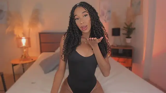 Snapshot of KaryMooon chatting on 02-18-26, 09:00 KaryMooon online show from 02-18-26, 09:00