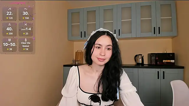 GiovannaAntonelli online show from 04-19-26, 05:40