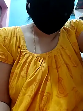 Snapshot of diyabannerjee chatting on 02-20-26, 03:03 diyabannerjee online show from 02-20-26, 03:03