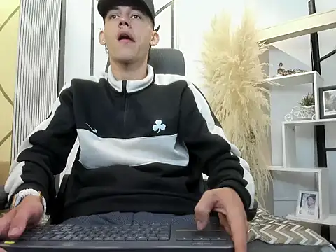 mikebenefleck 01 online show from 05-11-26, 12:33