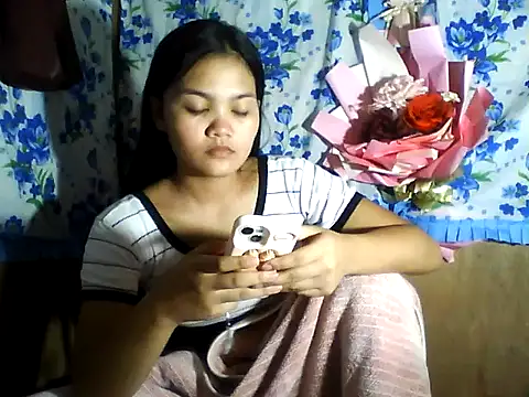 PinaySkinnyJust18 online show from 05-22-26, 12:44