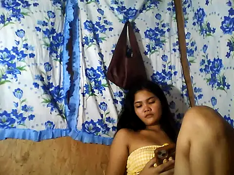 PinaySkinnyJust18 online show from 06-27-26, 10:20
