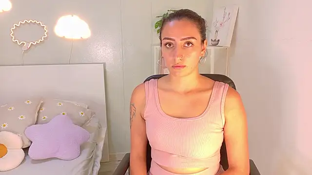 Snapshot of AmmyRouse__ chatting on 02-22-26, 11:53 AmmyRouse online show from 02-22-26, 11:53