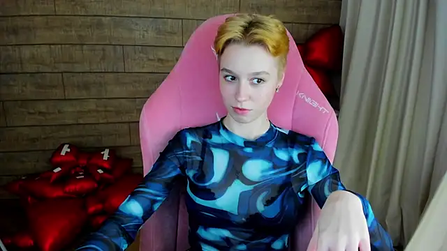 Snapshot of AgataGate chatting on 02-15-26, 07:51 AgataGate online show from 02-15-26, 07:51