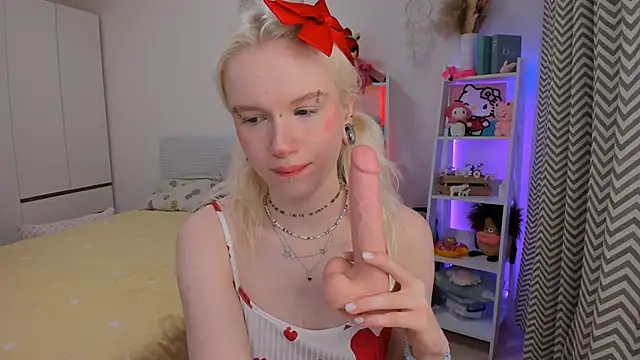 Snapshot of Mia_WaterFall chatting on 02-03-26, 03:15 Mia WaterFall online show from 02-03-26, 03:15