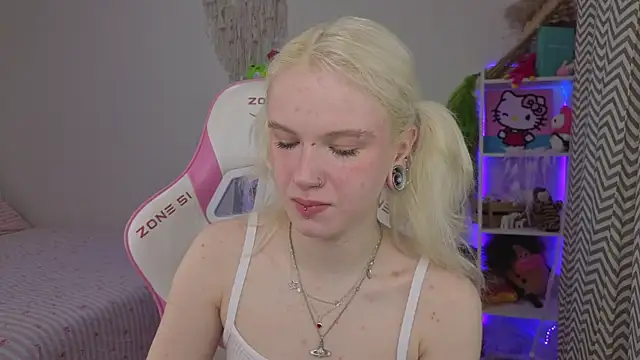 Mia WaterFall online show from 04-14-26, 03:23